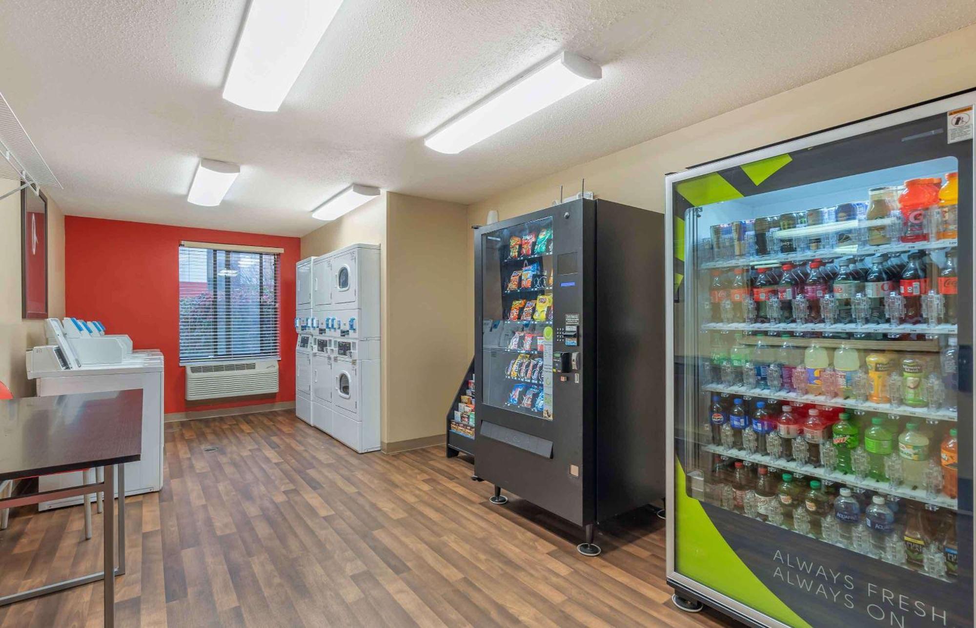 Extended Stay America Suites - Chicago - Lombard - Yorktown Center Extérieur photo
