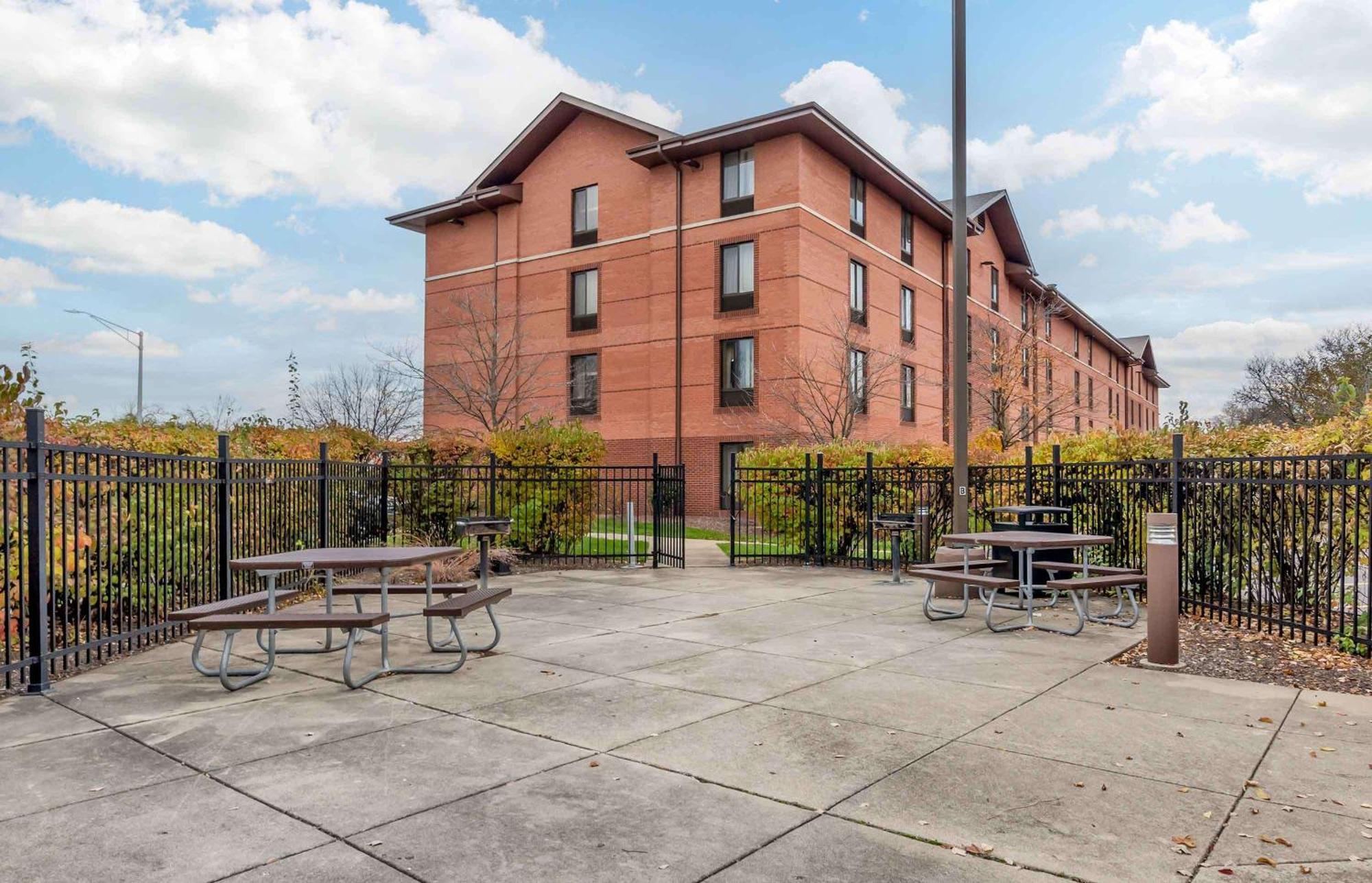 Extended Stay America Suites - Chicago - Lombard - Yorktown Center Extérieur photo